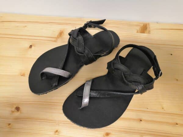 Jenon Leather Lettilky sandals